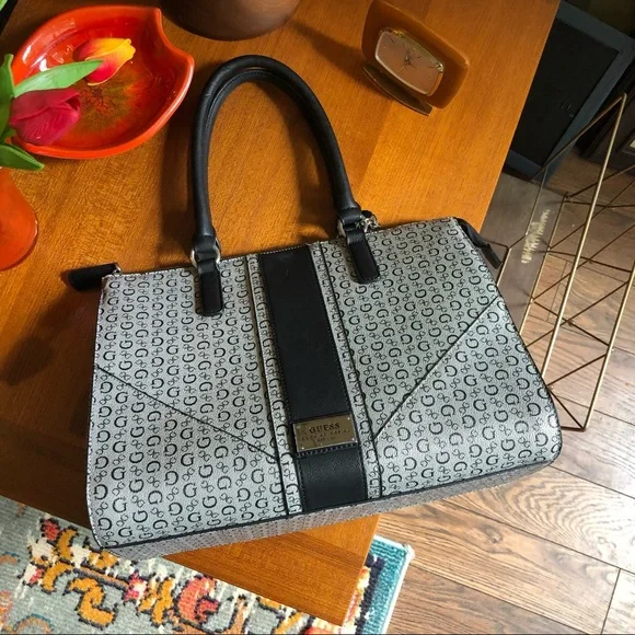 Guess Purse/Tote Bag - Picture 1 of 14
